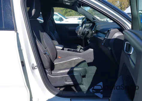 2020 Volvo Xc40 T4 R-Design из США, поврежденный, VIN YV4AC2HMXL2345850